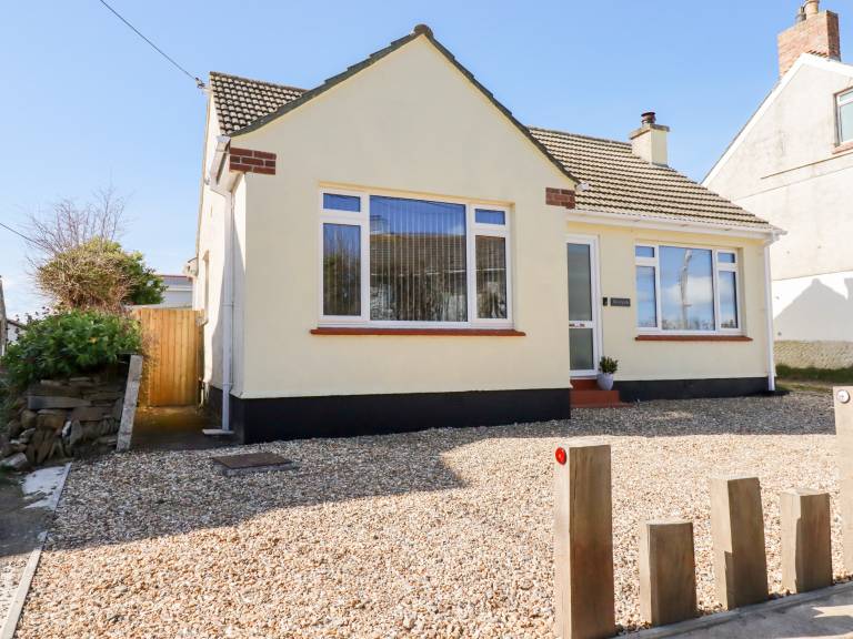 Cottage with yard | Beach view in Newquay
