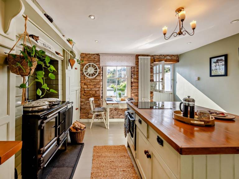 Cottage with yard | Pet-friendly — photo 4