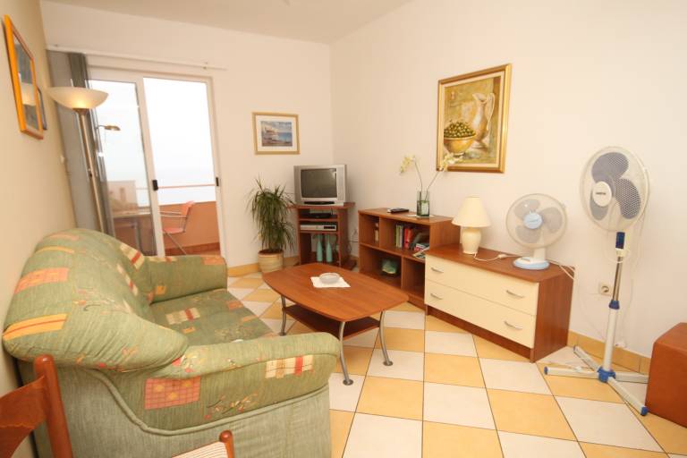 Two bedroom apartment with balcony and sea view Ivan Dolac, Hvar (A-8734-d) — photo 3