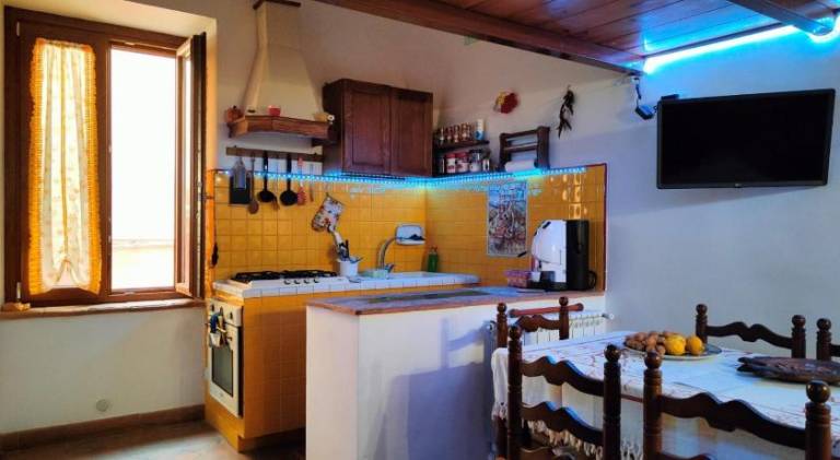 Apartment with 2 rooms for 6 persons — photo 3