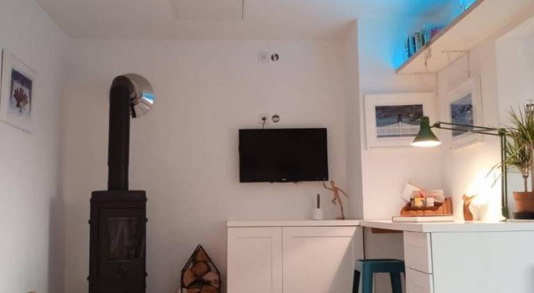 Vacation home with patio & yard | Suitable for remote work | Pets are welcome — photo 2