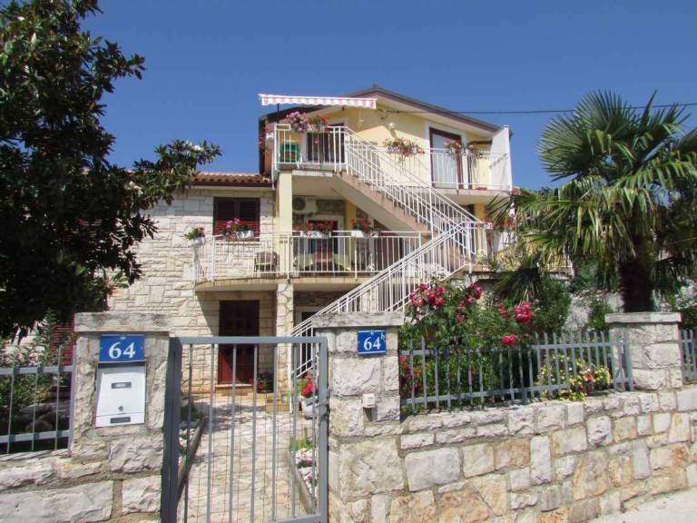 Holiday flat with balcony and air conditioning in Umag