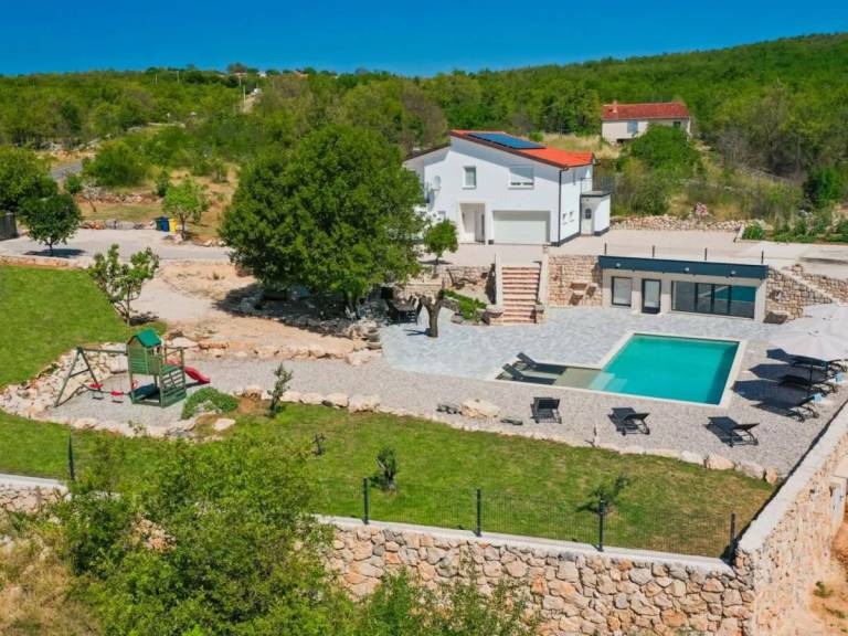 Ferienhaus in Knezovići, Gespanschaft Split-Dalmatien, Kroatien f&uuml;r max. 8 Personen