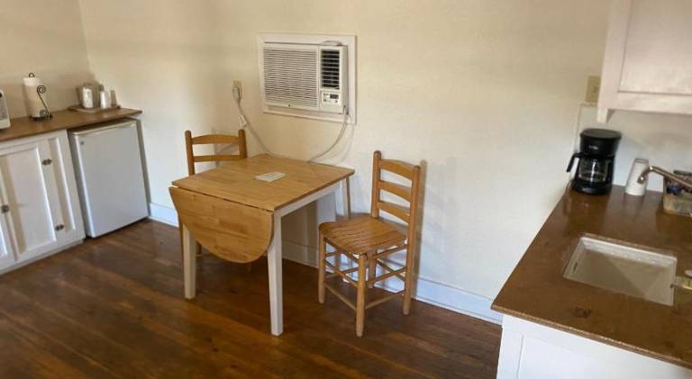 Dedicated room with private pool | Pets are welcome — photo 3