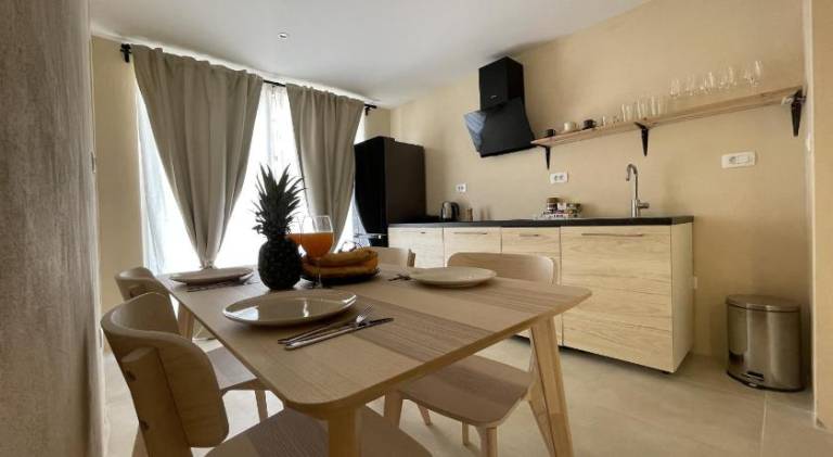 Rental apartment with patio | Pet-friendly — photo 3