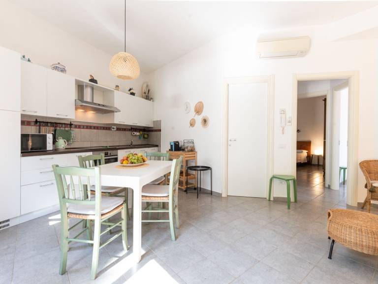 Apartment with terrace & garden — photo 5