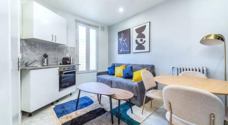 Apartment with 1 room for 6 persons in Meaux