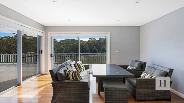 House Caves Beach