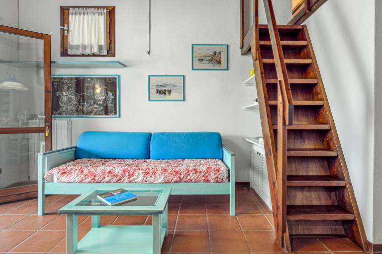 Holiday apartment with BBQ, garden & pool | Garden view — photo 5
