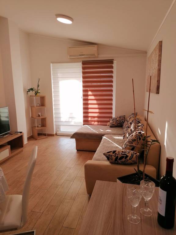 Fully equipped pleasant holiday apartment with terrace & yard | Sea view | Pets are welcome — photo 2