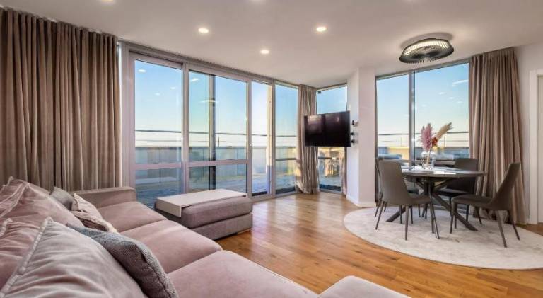 Elija Penthouse with Sea View & Terrace - Near Beach - Free Parking in Klaipeda