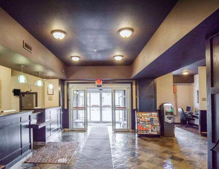 Prairie Moon Inn Sylvan Lake — photo 5