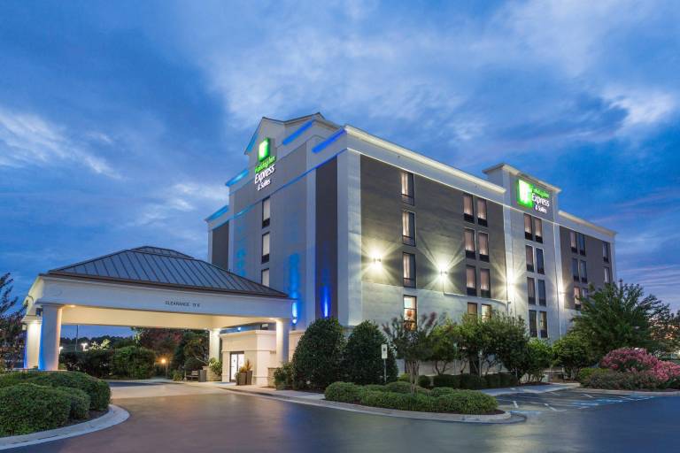 Holiday Inn Express Hotel & Suites Wilmington University Ctr By IHG