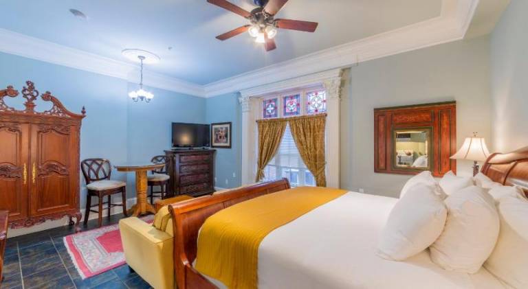 Rental apartment for 9 persons in St. John, NB