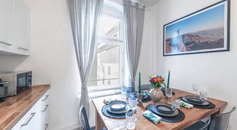 The Rheinsberger Mitte, 80m2, 2BR & Living Room, downtown location, Sleeps 6 — photo 5