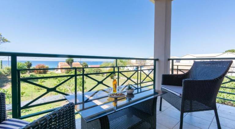 Villa with 2 rooms for 5 persons — photo 4