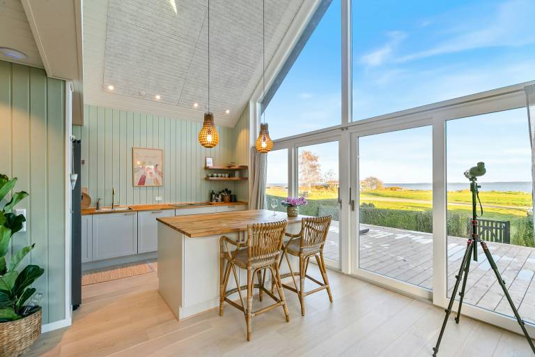 House with patio, yard & barbeque | Sea view — photo 5