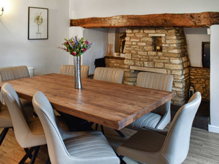 Family-oriented lovely cottage with garden & hot tub | Pets are welcome — photo 5