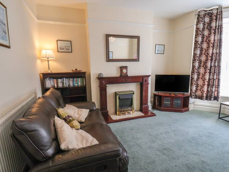 Cottage with garden | Beach view — photo 4