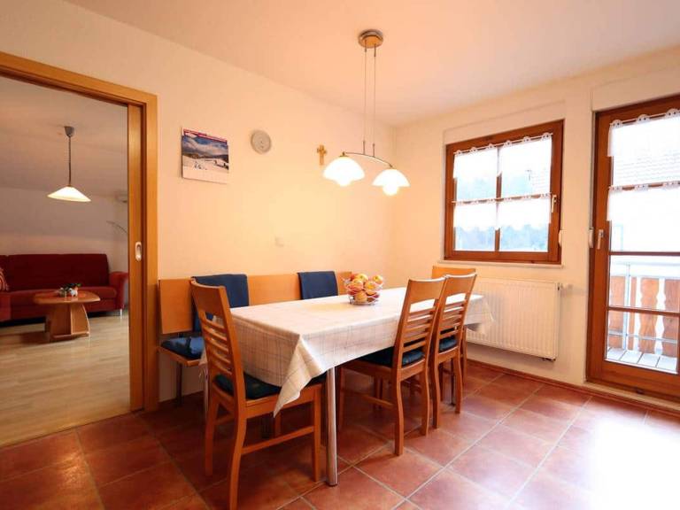 Apartment 'Ferienwohnung Blütenzauber' with Private Terrace, Shared Garden and Wi-Fi — photo 5