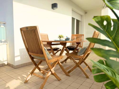 Apartment with pool & patio | Beach nearby | Pet-friendly — photo 5