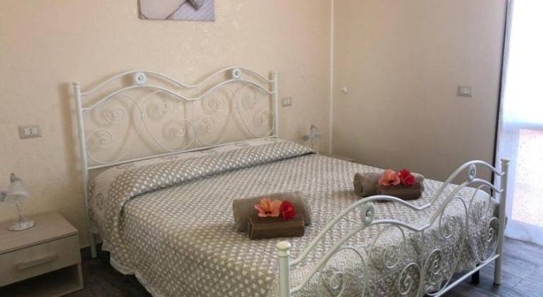 Rental apartment with patio in Ricadi
