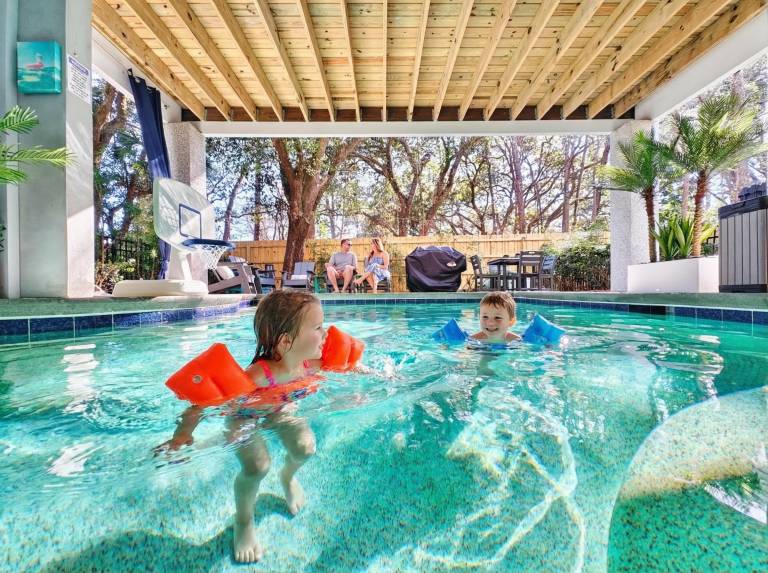 Family-oriented pleasant vacation home with barbecue & private pool | Pets allowed in Hilton Head Island, SC