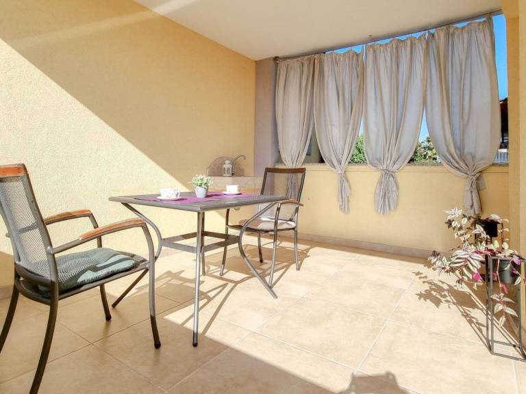 Holiday apartment with barbecue & terrace — photo 3