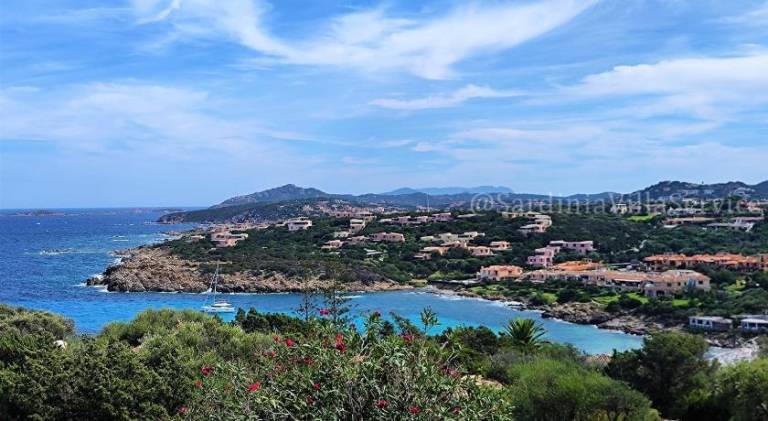 Villa with private pool, patio & yard | Close to the beach | Pets allowed in Arzachena