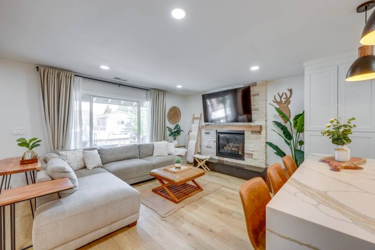 Walk to Big Bear Marina: Modern Home w/ Hot Tub! — photo 4