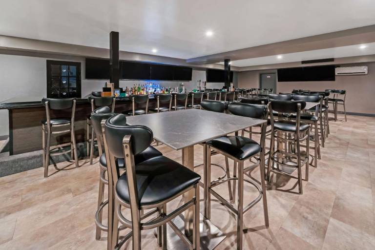 Americas Best Value Inn Foxboro — photo 4