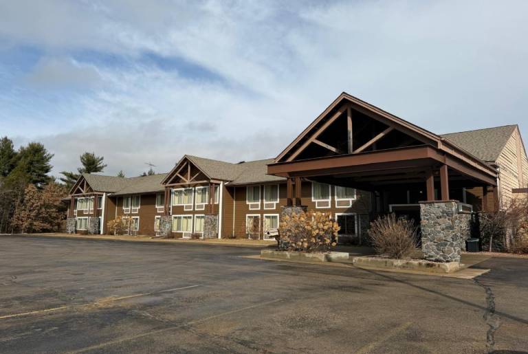 Coratel Plus Suites by Jasper Black River Falls — photo 3