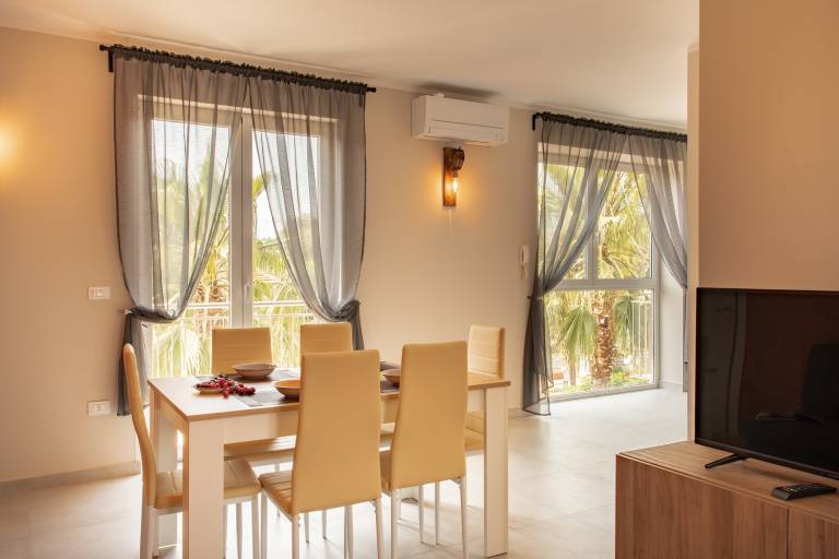 Apartment 'Grecale' with Private Terrace, Wi-Fi and Air Conditioning — photo 2