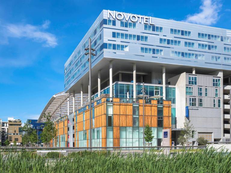 Novotel Lyon Confluence Hotel — photo 3