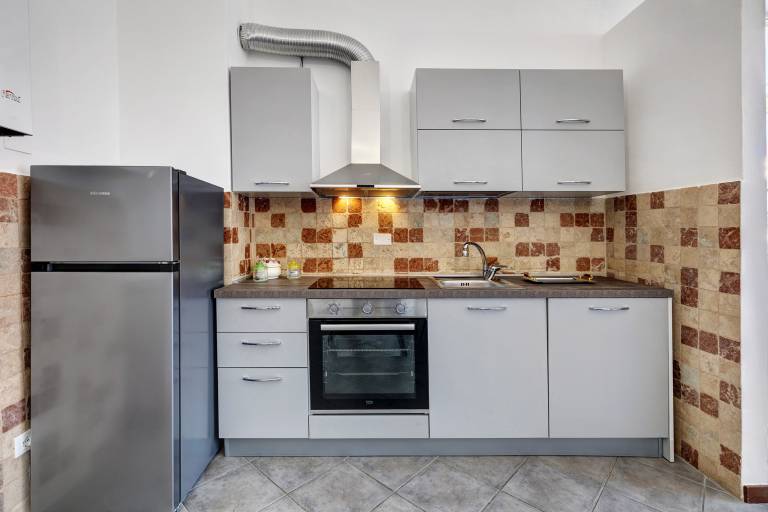 Rental apartment with terrace | City view — photo 5