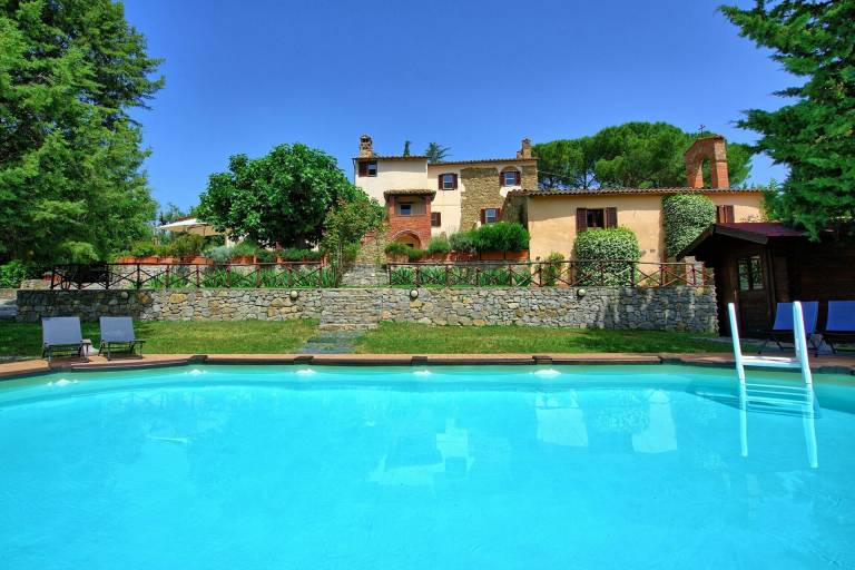 Family-oriented villa with garden, patio & private pool | Pets allowed — photo 3