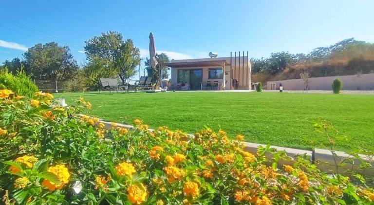 Vacation home with private pool, yard & patio in Rhodes