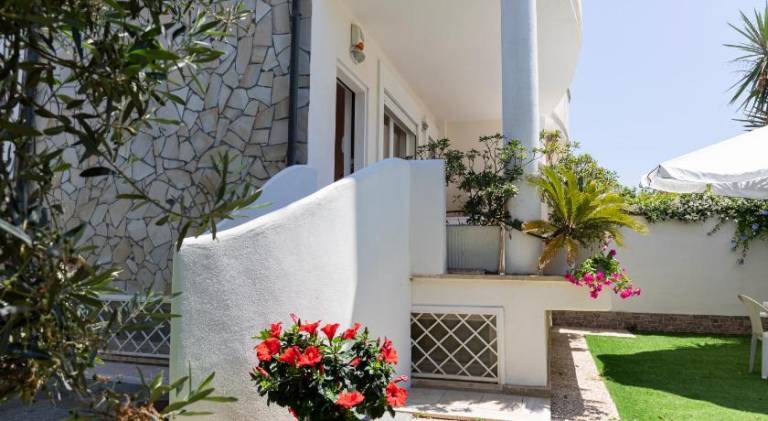 Villa with 4 rooms for 9 persons — photo 5
