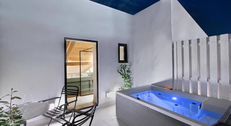 Apartment with patio | Near Acropolis of Athens — photo 3