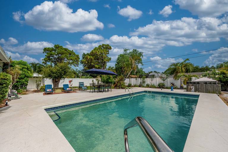 9 Mi to Coquina Beach: Home w/ Pool & BBQ in Bradenton, FL