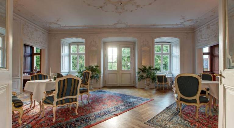 Schlosshotel Bad Neustadt — photo 2