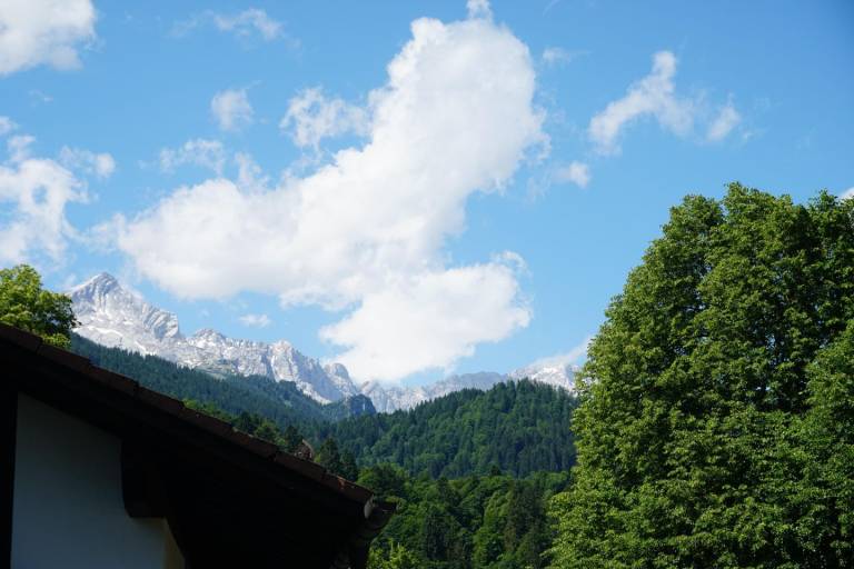 Holiday Apartment „Amici“ in a great location in Garmisch-Partenkirchen — photo 5