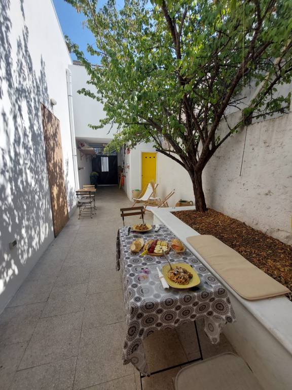 Holiday apartment with garden — photo 2