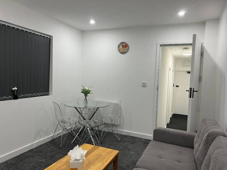 Apartment  Luton