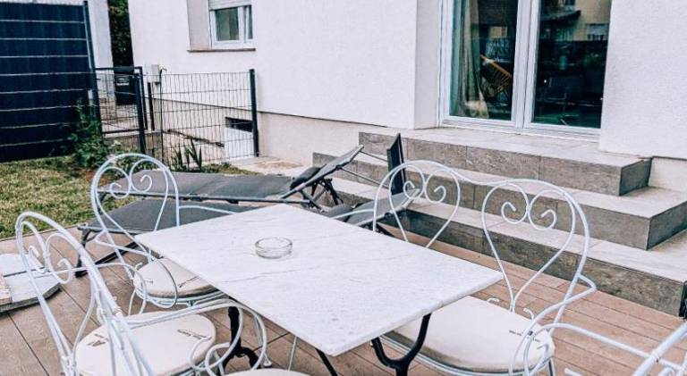 Apartment with garden, patio & grill — photo 5