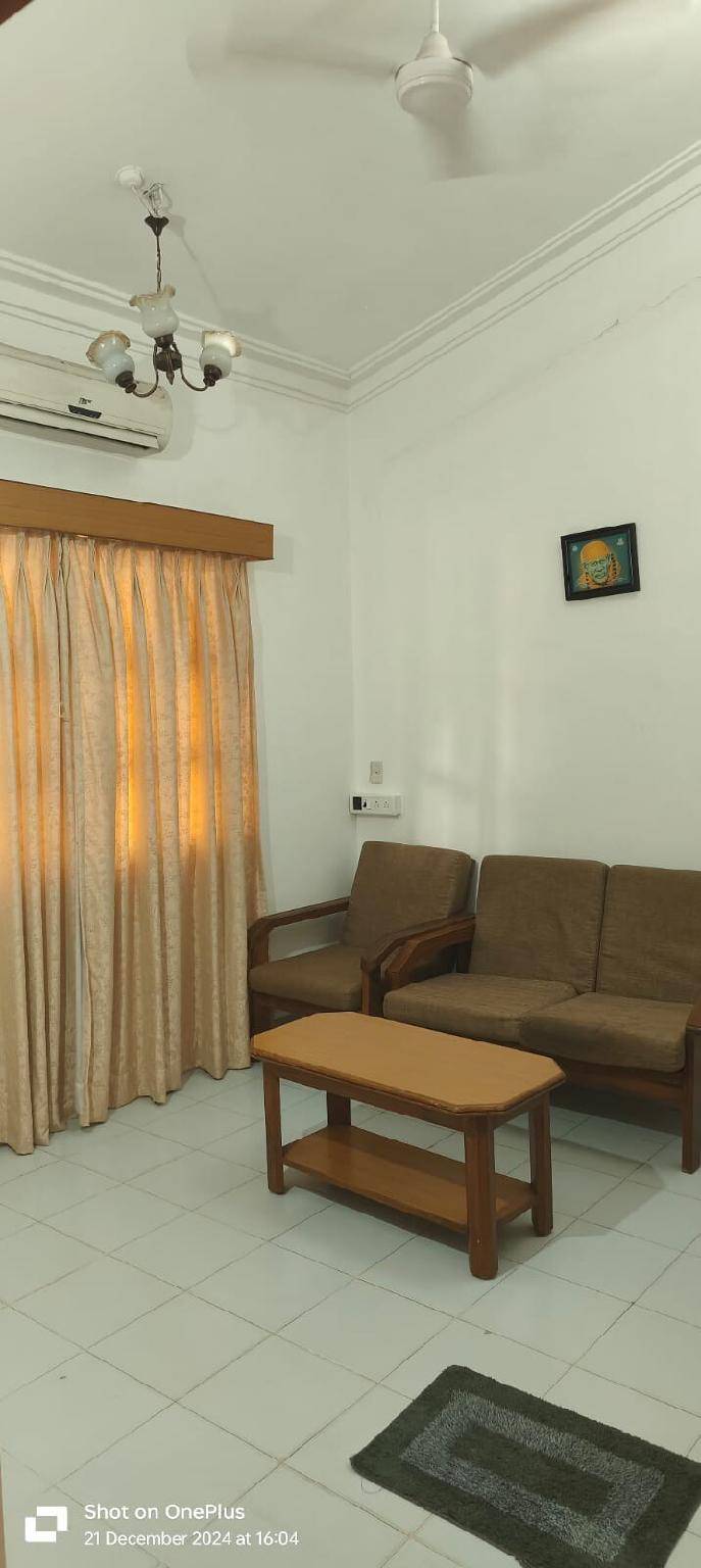 House with pool in Calangute