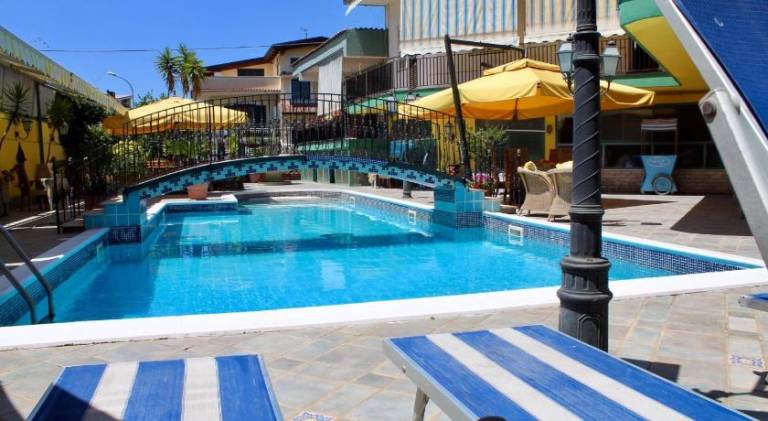 Hotel cappuccetto rosso in Caserta