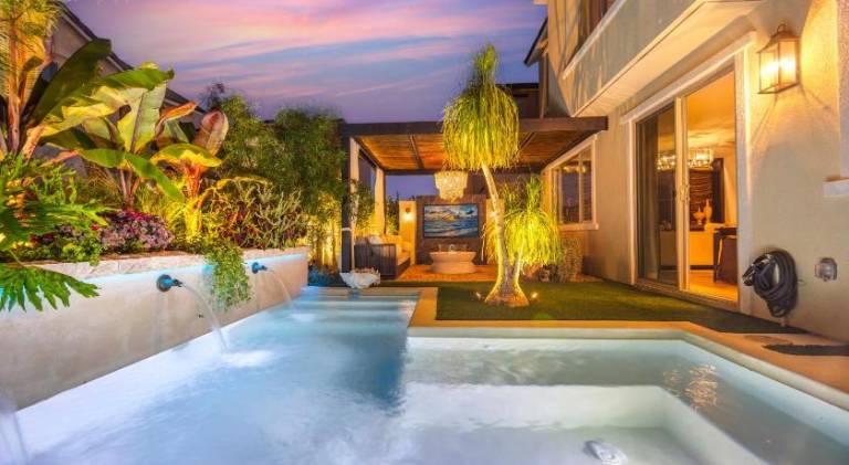 Vacation home with pool in Orange, CA