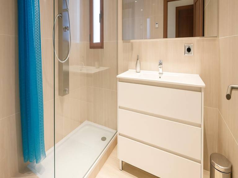 Children-friendly pleasant holiday apartment with garden, pool & jacuzzi | Mountain view | Beach nearby | Dogs allowed — photo 4