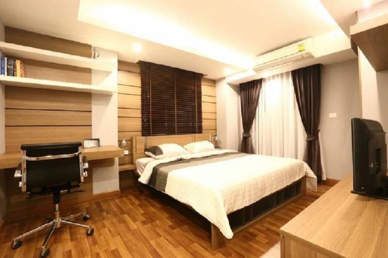 Condo Phra Khanong